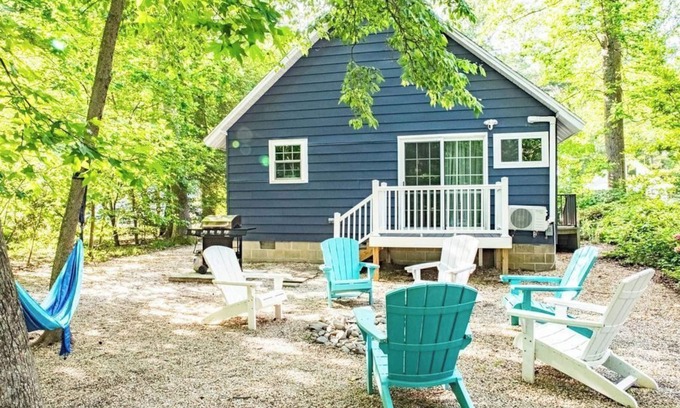 Rehoboth Beach Maison | Slps 6 / Comm. Pool / PetsOK / WD / Bikes / Kayaks