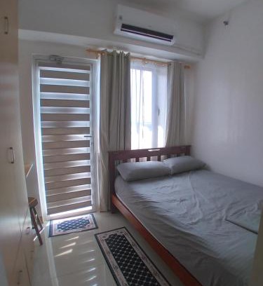 Las Pinas Appartement | SM South Residences, 1 bedroom with balcony.