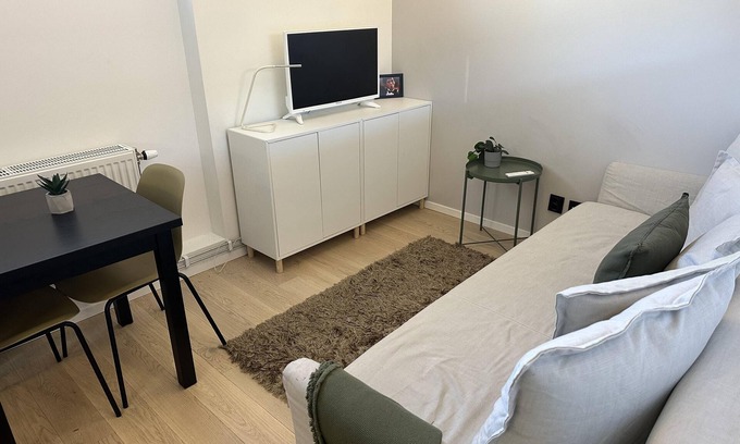 Edsberg Appartement | Small 2 room Apartment in Sollentuna