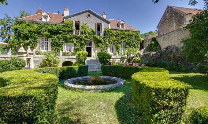 Hauteroche Maison | Petit château au coeur de la Bourgogne, piscine, vue panoramique