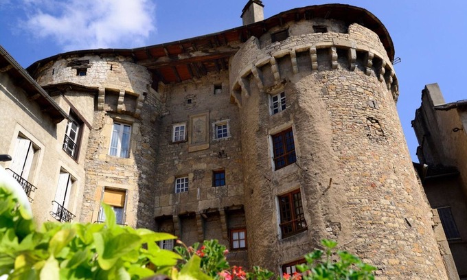 Marvejols Appartement | Small cozy n'est in the heart of a historic village