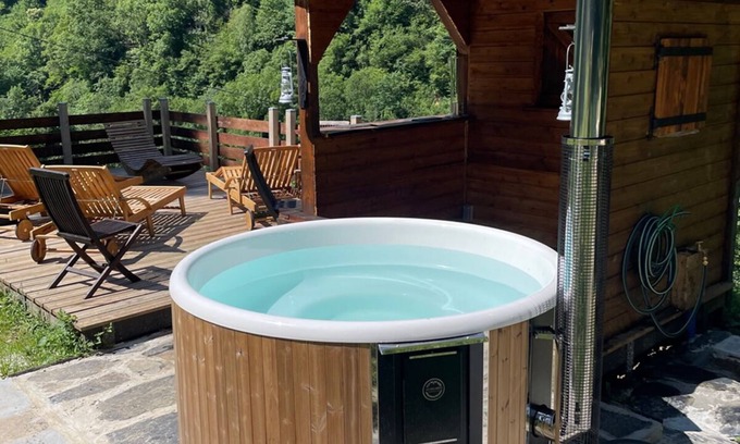Osse-en-Aspe Maison | Petit Gîte-Maison sur propriété de 5 ha, piscine, sauna,salle sport,chevaux,ân