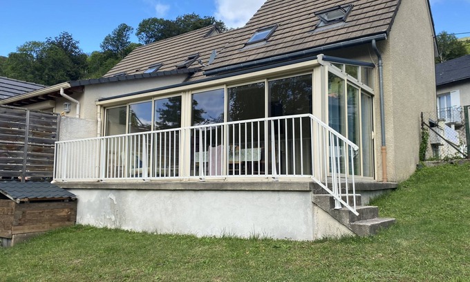 Saint-Jacques-des-Blats Maison | SMALL HOUSE WITH PRIVATE PARKING NEAR SUPER LIORAN
