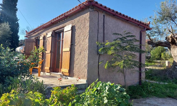 Karvelas Maison | Small holiday home with sea view in a quiet location near Vathy, Peloponnese.