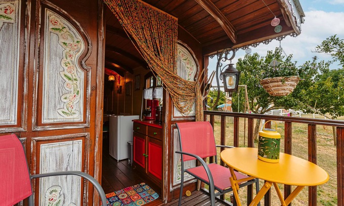 Landrais Maison | Small House 'Roulotte La Casetta Rita' with Shared Pool, Private Terrace and Shared Garden