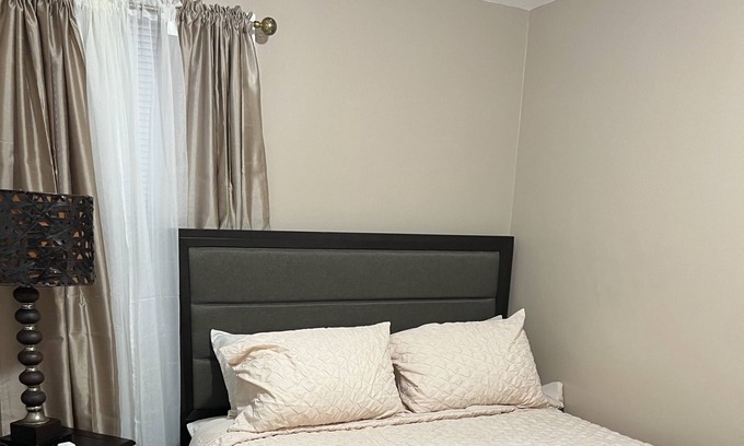 Hillside Maison | Small room in Hillside,NJ, Businessmen, airline employees, Traveling Nurses