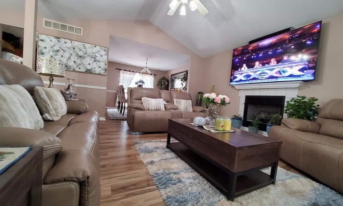 Columbia Maison | Smart home, entire Loft, 3 bedroom, 2 bath