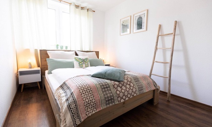 Bad Zwischenahn Appartement | SmartFewo: Penthouse | BBQ | balcony | parking lot