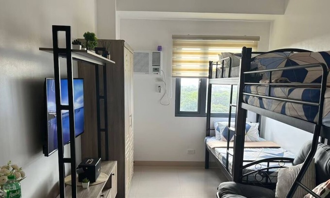 Dasmarinas Copropriété | SMG Cozy Studio @ Green 2 - Wi-Fi, Netflix & Pool!