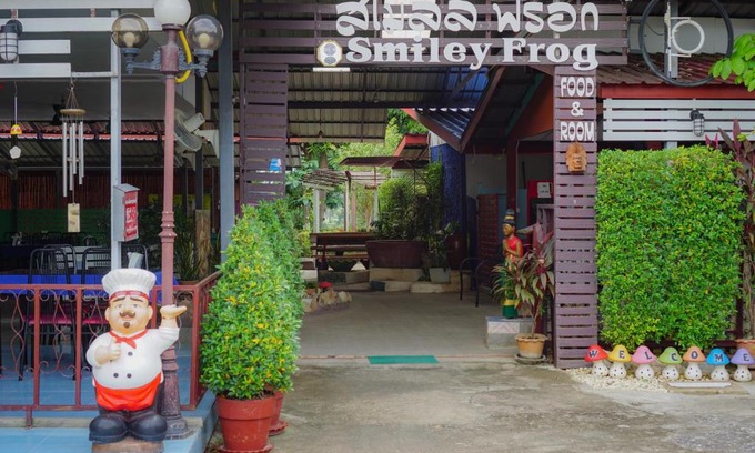 Ban Tai Appartement | Smiley frog