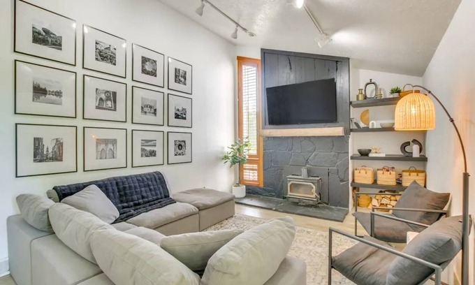 Smithfield Maison | Smithfield Gathering Place: Room for Everyone!