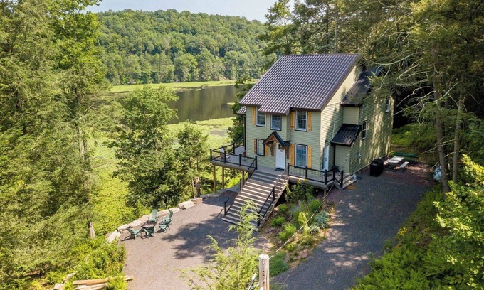 Lairdsville Maison | Smokin Beaver - Robin Vacation Rentals