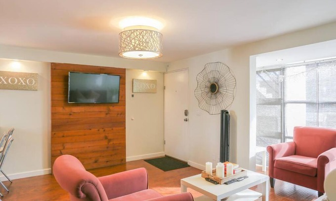 Zona Centro Appartement | Smooth & Vivid Downtown Condo