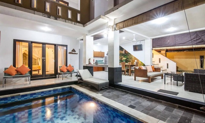 Legian City-Centre Villa | SMV. 5-BR · ❤️5BR Pool Prime Area Marche de la plage N Commerces Legian
