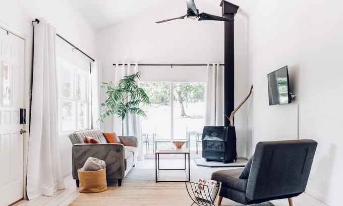 Cookson Maison | Snake Creek Lake Retreat at Woodhaven Cabin