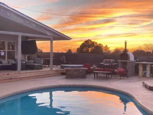 Northeast Heights Maison | SneakAway in Albuquerque