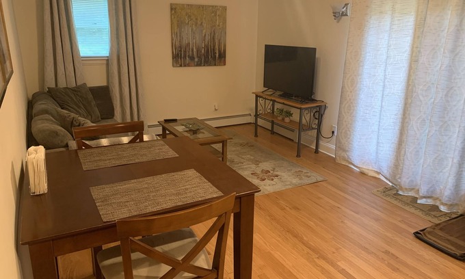 Smithtown Appartement | Snow Birds, Transitions, Travellers, ça y est!