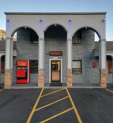 North Chesterfield Hôtel | Snow White Motel