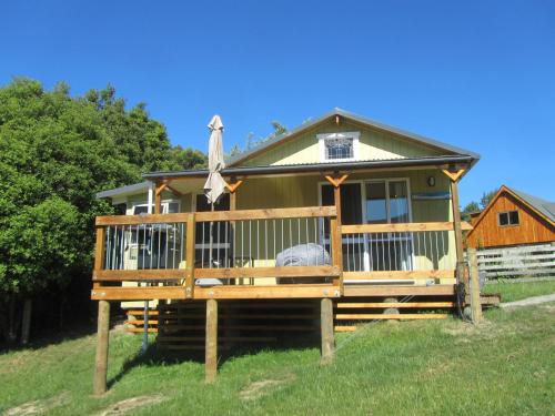 Little River Maison | Snowberry Cottage at Lochsloy Farm Little River
