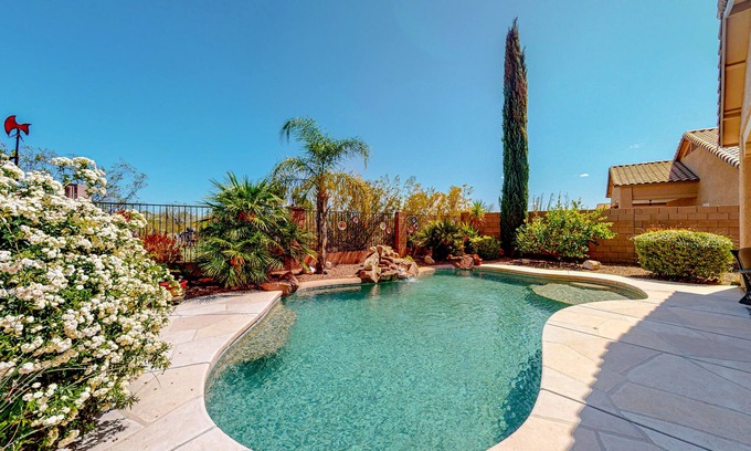Tucson Mountain Sanctuary Maison | Snowbird-friendly home with WiFi, central AC, enclosed yard, pool, and patio