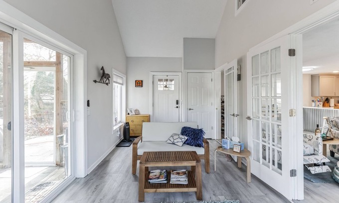 Grass Lake Maison | Snuggle time is great at the LiL Carrot waterfront on Big Wolf Lake