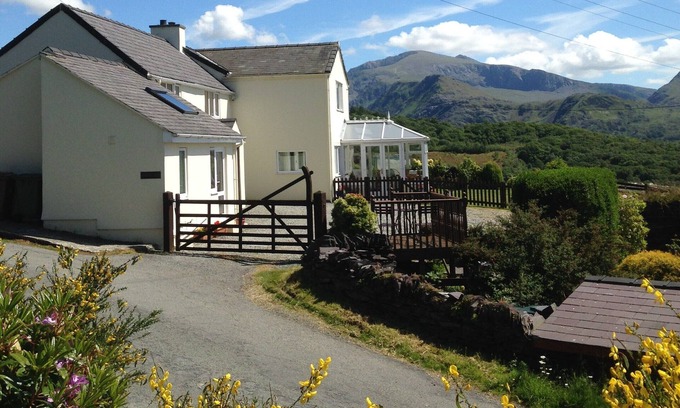 Gallt Y Foel Cottage | Snug Cottage, chauffage central avec enviable lac et Snowdon Massif Vues