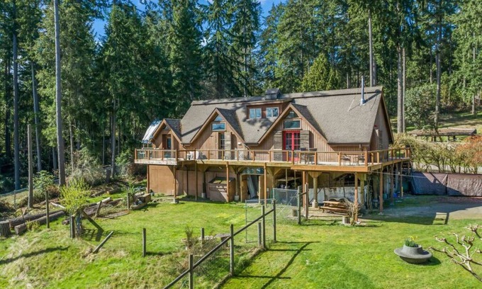 Bremerton Maison | Snuggler's Cove-Townhouse w/ Beach Access & Kayaks