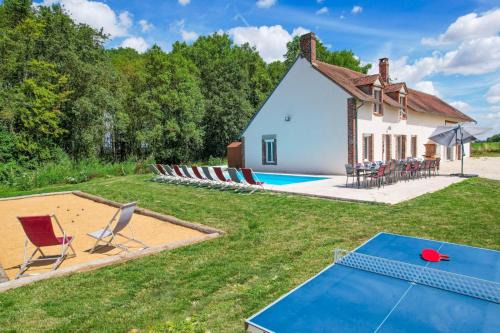 Trigueres Villa | So Villa Les Houx 45 - Heated pool - Soccer - 2h from Paris - 30 beds