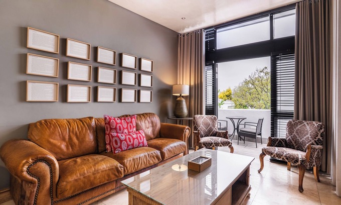 Stellenbosch Central Appartement | Vivez le style de vie Cape dans cet appartement deux chambres Avemore