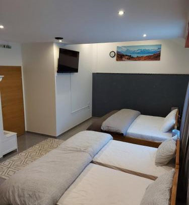 Cestica Maison | SOBE RIM BREZJE DRAVSKO