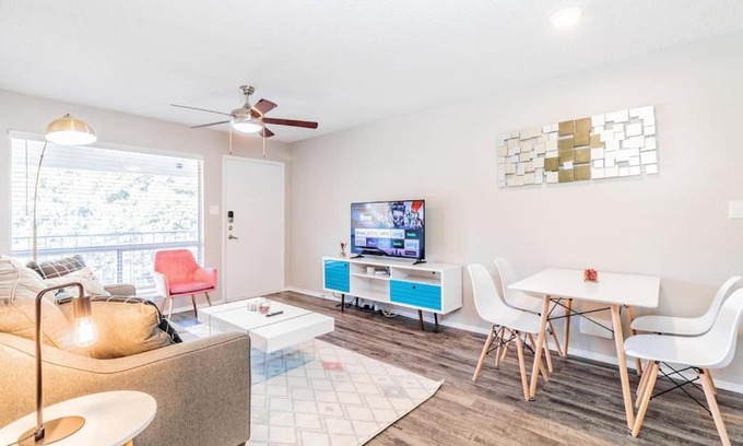 Dawson Appartement | SoCo Chic Apartment Suites Close to Downtown