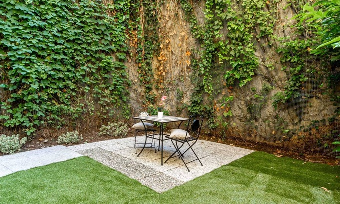 Como Appartement | Sofia House Garden and Private Garage