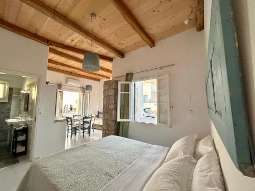 Apollonia Maison | Sofia's Studio