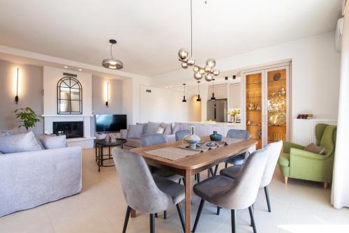 Perama Appartement | Sofias & Rolandos Luxury home