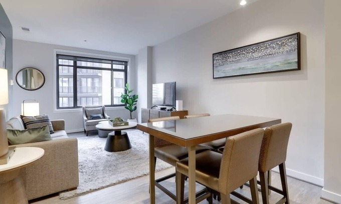 Radnor - Fort Myer Heights Appartement | Sojourn | Courtland Towers