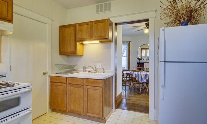 Downtown Omaha Maison | Sojourner House - Welcoming Omaha Retreat