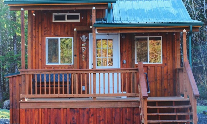 Forks Cabine | Une petite cabine avec de grandes aventures!