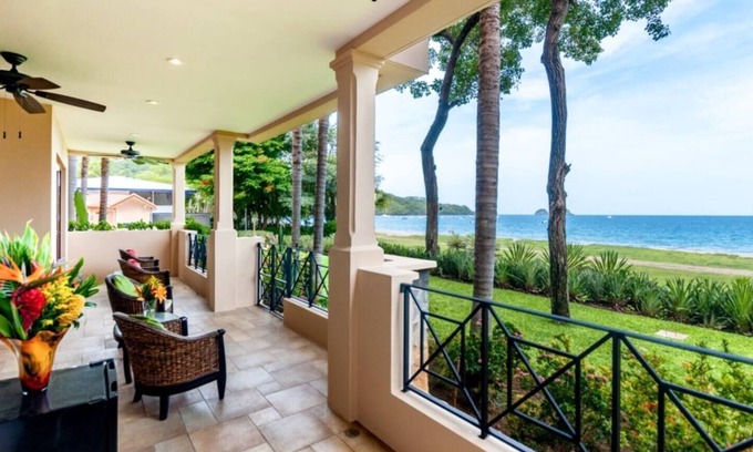 Playa Hermosa Copropriété | Sol y Mar 1C | Beachfront Bottom Floor Condo