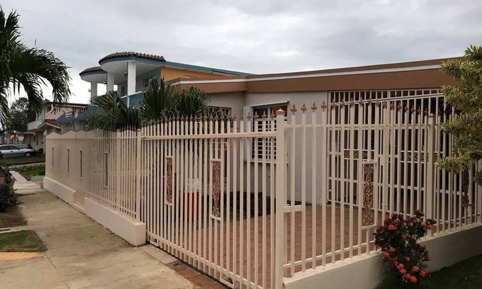 Sabana Abajo Maison | 10 minutes en voiture de la plage et de l'aéroport SJU!