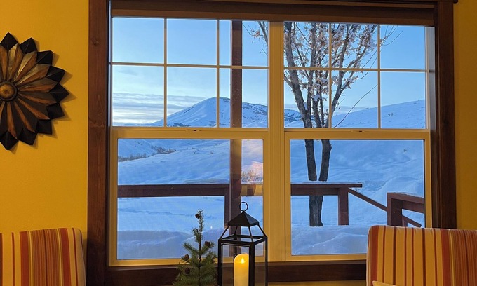 Corral Cabine | Soldier Mountain Chalet