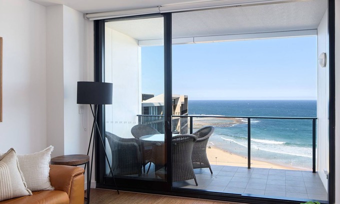 Newcastle Appartement | Soleil by Follo - holiday apartment opposite Newcastle Beach
