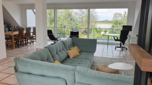 Grimlinghausen Appartement | Somnar Panoramaloft mit Hästens Betten - Rheinblick 150qm