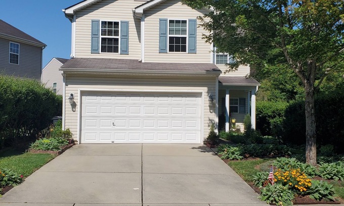 Charlotte Maison | Soothing 4-bedroom house in charming Charlotte