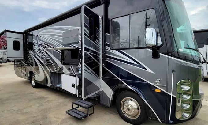 Norvelt Maison | Soothing RV with AC in charming Mount Pleasant/2021 Georgetown 5 Series 31L5