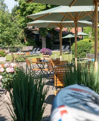 Wessling Hôtel | Sopherl am See - Frühstück auf der Seeterrasse, sehr ruhig und wunderschön am See, 3 Minuten nach Oberpfaffenhofen, viele Radtouren, Restaurants & Cafes in der Umgebung
