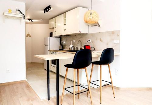 Blagoevgrad Appartement | Sophie Studio - Top center, Cozy & Work-Friendly near AUBG, Free streaming platforms