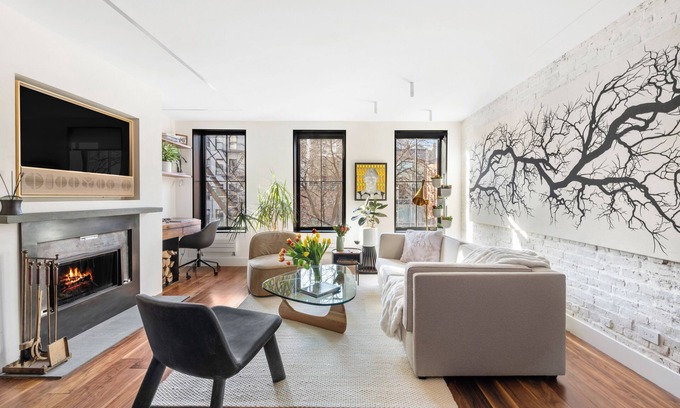 Chelsea Appartement | Sophisticated 1BR with Designer Finishes, Private Deck & AC