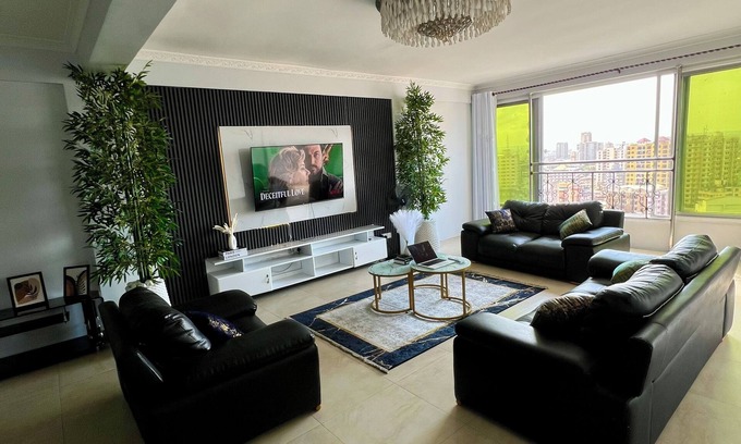 Kisutu Appartement | Sophisticated 4-Bed Central Business District Retreat with City Views