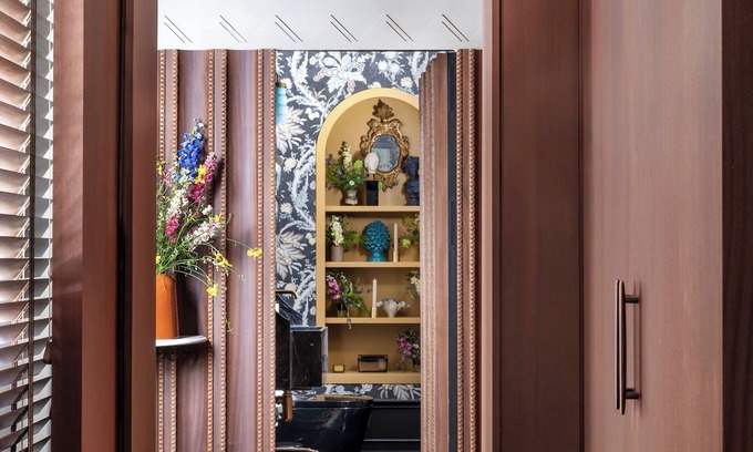 Centro Appartement | "Soprano" – Rebellious Elegance in Opera, Madrid
