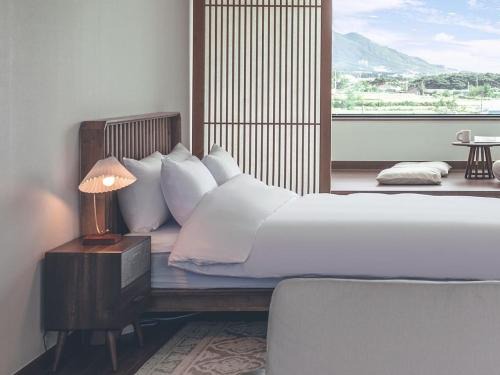 Gyeongju Maison | Sorok Stay Gamseung Sookso